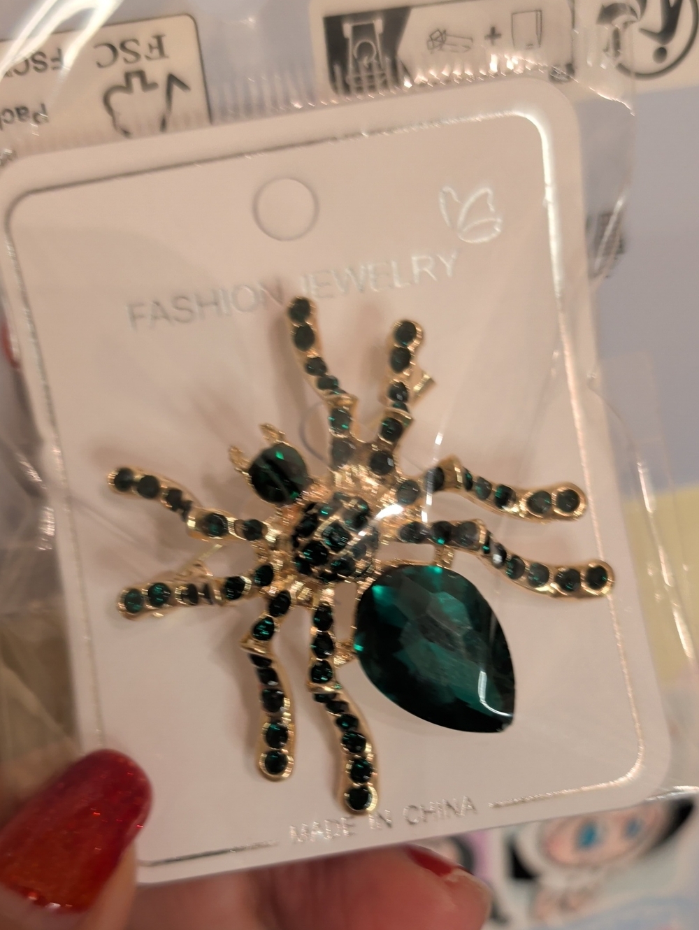 Fashion Jewelry Gold-Tone Spider Brooch with Emerald Green Stones